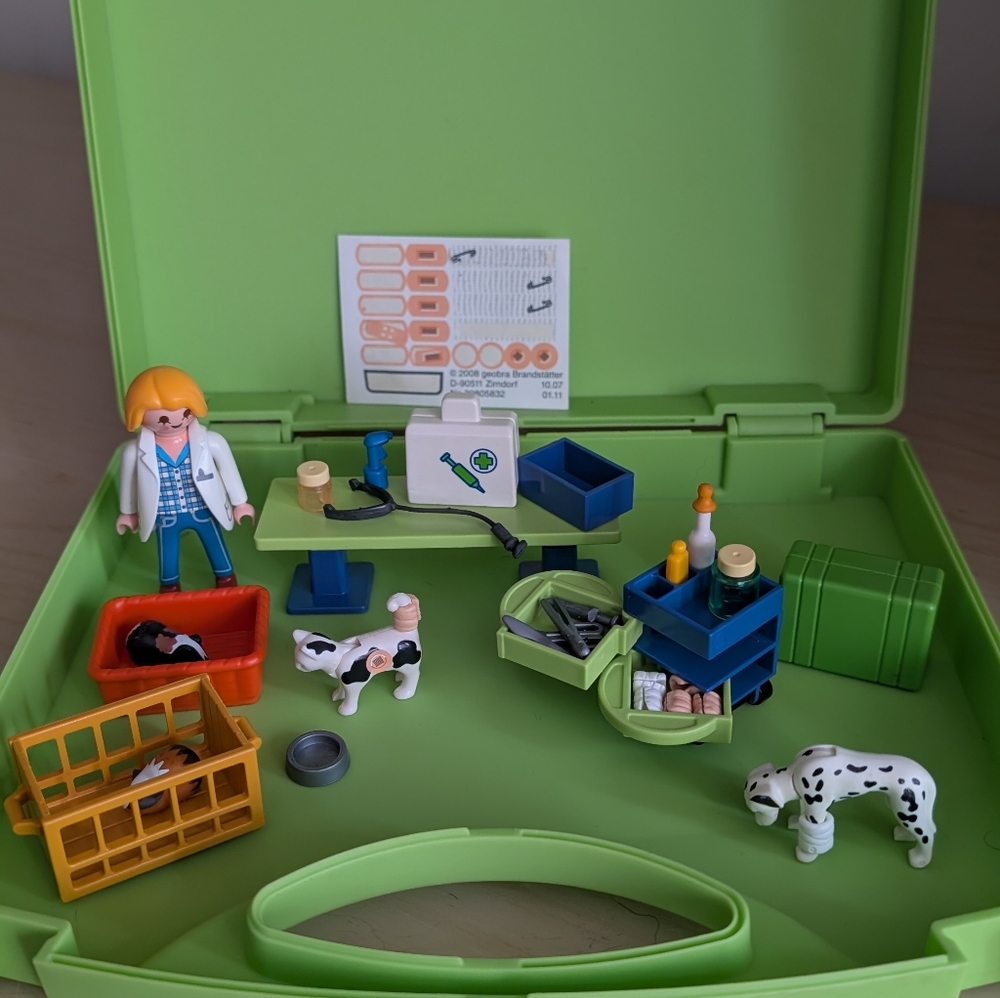 Playmobil Vet Clinic Briefcase - Green